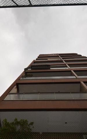 Apartamento à venda com 115m², 3 quartos e 1 vagaFachada do bloco