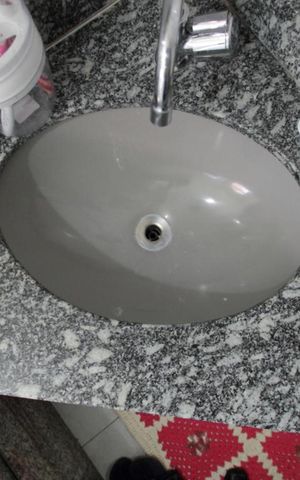 Apartamento à venda com 93m², 3 quartos e 2 vagasBanheiro da suíte - pia