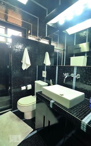 Apartamento à venda com 244m², 3 quartos e 3 vagasBanheiro Social 2