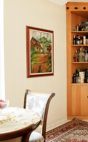 Casa à venda com 722m², 4 quartos e 5 vagas Casa à venda com 722m², 4 quartos e 5 vagasSala Intima