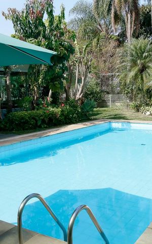 Casa à venda com 722m², 4 quartos e 5 vagas Casa à venda com 722m², 4 quartos e 5 vagasPiscina