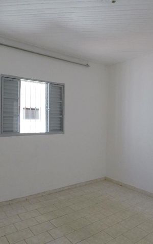 Casa para alugar com 70m², 1 quarto e 1 vagaQuarto