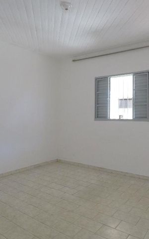 Casa para alugar com 70m², 1 quarto e 1 vagaQuarto