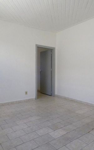 Casa para alugar com 70m², 1 quarto e 1 vagaSala