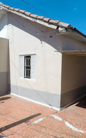 Casa para alugar com 70m², 2 quartos e 2 vagasQuintal