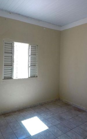 Casa para alugar com 70m², 2 quartos e 2 vagasQuarto 1