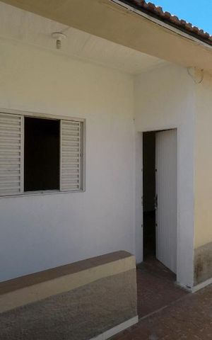 Casa para alugar com 70m², 2 quartos e 2 vagasQuintal