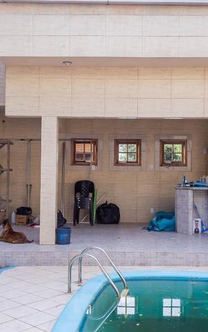 Casa à venda com 450m², 5 quartos e 3 vagas Casa à venda com 450m², 5 quartos e 3 vagasÁrea Externa