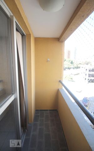 Apartamento para alugar com 115m², 2 quartos e 1 vagaSacada