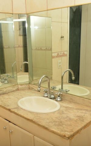 Apartamento à venda com 136m², 4 quartos e 1 vagaBanheiro principal