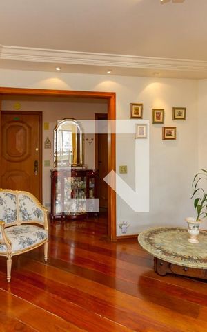 Apartamento à venda com 254m², 5 quartos e 4 vagas Apartamento à venda com 254m², 5 quartos e 4 vagasSala
