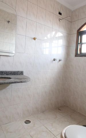 Casa para alugar com 200m², 3 quartos e 2 vagasBanheiro da Suíte 1
