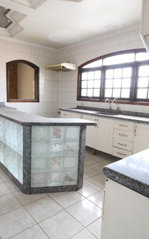 Casa para alugar com 200m², 3 quartos e 2 vagasCozinha