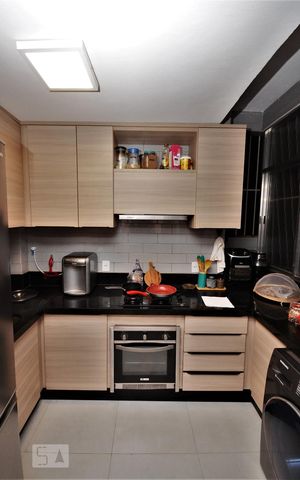 Apartamento à venda com 60m², 2 quartos e 1 vagaCozinha - Armários