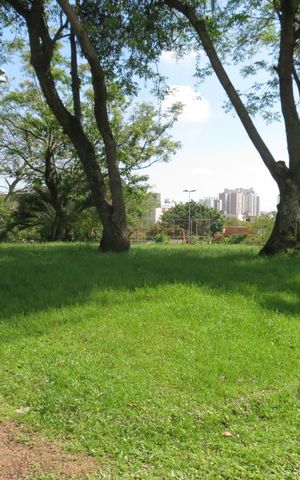 Apartamento à venda com 40m², 2 quartos e 1 vagaPraça em frente ao condomínio