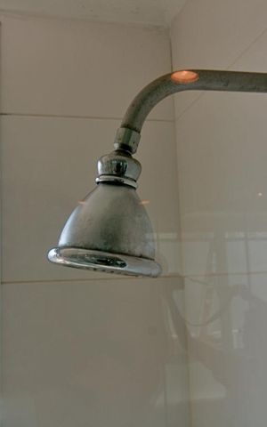 Apartamento à venda com 119m², 2 quartos e 3 vagas Apartamento à venda com 119m², 2 quartos e 3 vagasBanheiro da Suíte 1