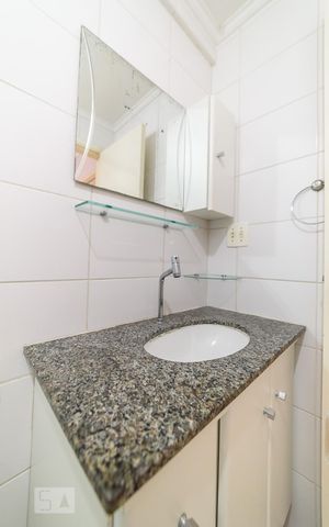 Apartamento à venda com 60m², 3 quartos e 1 vaga Apartamento à venda com 60m², 3 quartos e 1 vagaBanheiro Social