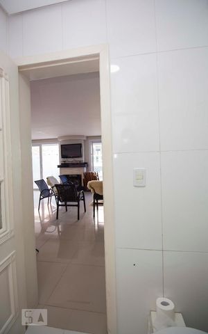 Casa à venda com 362m², 4 quartos e 5 vagasBanheiro 3