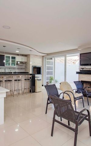 Casa à venda com 362m², 4 quartos e 5 vagasSalão de festas