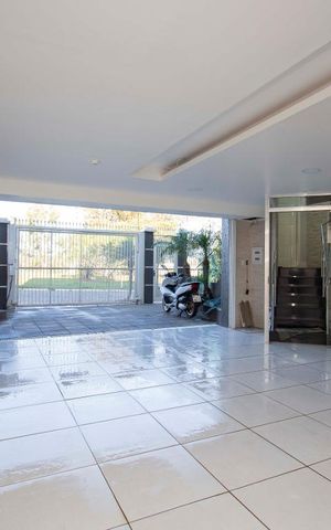 Casa à venda com 362m², 4 quartos e 5 vagasGaragem