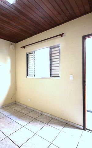 Casa à venda com 150m², 2 quartos e 3 vagasSala