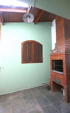 Casa à venda com 150m², 2 quartos e 3 vagasFachada