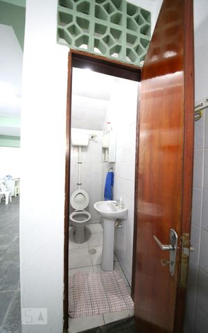 Casa à venda com 150m², 2 quartos e 3 vagasBanheiro de Serviço
