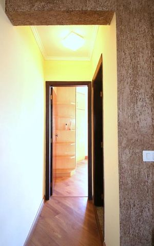 Casa à venda com 150m², 2 quartos e 3 vagasSala