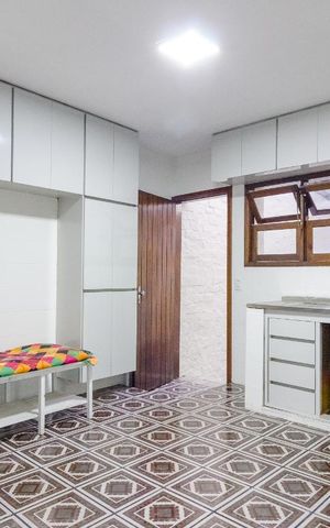 Casa à venda com 500m², 15 quartos e 3 vagas Casa à venda com 500m², 15 quartos e 3 vagasCozinha