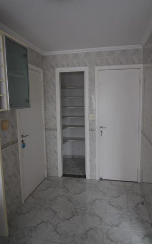 Apartamento à venda com 93m², 3 quartos e 2 vagasCozinha