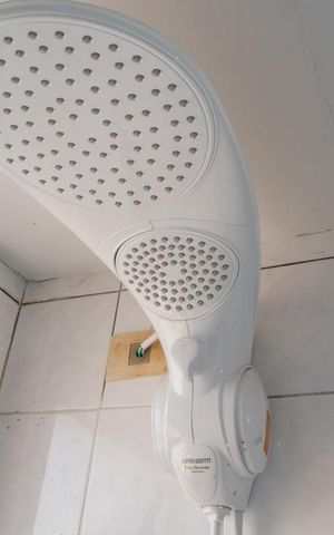 Apartamento para alugar com 55m², 2 quartos e 1 vaga Apartamento para alugar com 55m², 2 quartos e 1 vagaDetalhe do banheiro