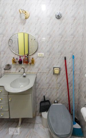 Casa à venda com 110m², 2 quartos e 2 vagas Casa à venda com 110m², 2 quartos e 2 vagasBanheiro Social