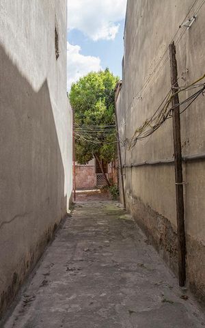 Casa à venda com 48m², 2 quartos e sem vagaCorredor de acesso a casa