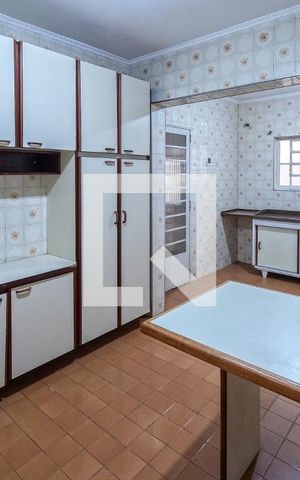 Casa à venda com 250m², 3 quartos e 1 vaga Casa à venda com 250m², 3 quartos e 1 vagaCozinha