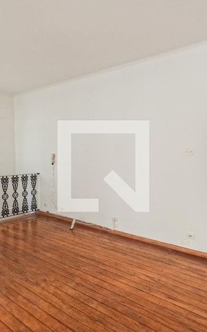 Casa à venda com 250m², 3 quartos e 1 vaga Casa à venda com 250m², 3 quartos e 1 vagaSala