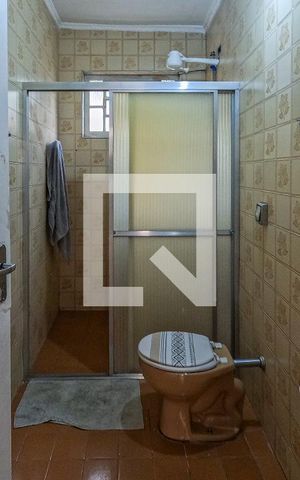 Casa à venda com 250m², 3 quartos e 1 vaga Casa à venda com 250m², 3 quartos e 1 vagaBanheiro 2