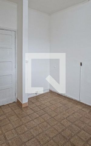 Casa à venda com 250m², 3 quartos e 1 vaga Casa à venda com 250m², 3 quartos e 1 vagaQuarto de Serviço