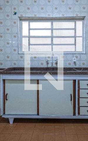 Casa à venda com 250m², 3 quartos e 1 vaga Casa à venda com 250m², 3 quartos e 1 vagaCozinha