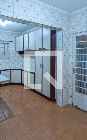 Casa à venda com 250m², 3 quartos e 1 vaga Casa à venda com 250m², 3 quartos e 1 vagaCozinha