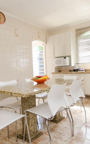 Casa à venda com 430m², 3 quartos e 1 vaga Casa à venda com 430m², 3 quartos e 1 vagaCozinha