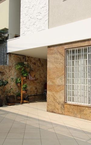 Casa à venda com 180m², 4 quartos e 3 vagasEntrada