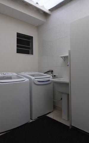 Casa à venda com 180m², 4 quartos e 3 vagasLavanderia
