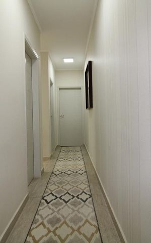 Casa à venda com 180m², 4 quartos e 3 vagasCorredor