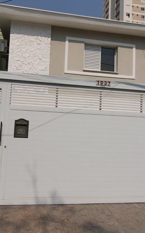 Casa à venda com 180m², 4 quartos e 3 vagasFachada