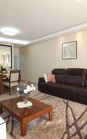 Casa à venda com 180m², 4 quartos e 3 vagasSala