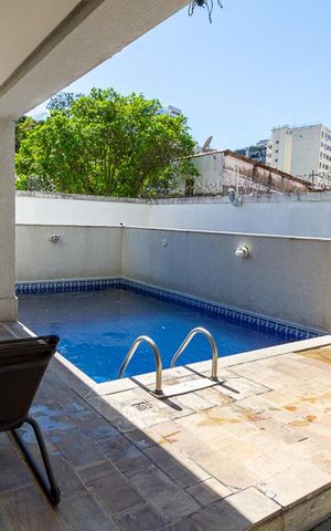 Apartamento à venda com 135m², 3 quartos e 2 vagas Apartamento à venda com 135m², 3 quartos e 2 vagasÁrea comum - Piscina