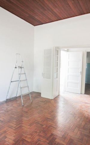 Casa à venda com 150m², 2 quartos e sem vaga Casa à venda com 150m², 2 quartos e sem vagasala