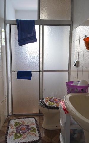Casa à venda com 120m², 2 quartos e 1 vagaBanheiro