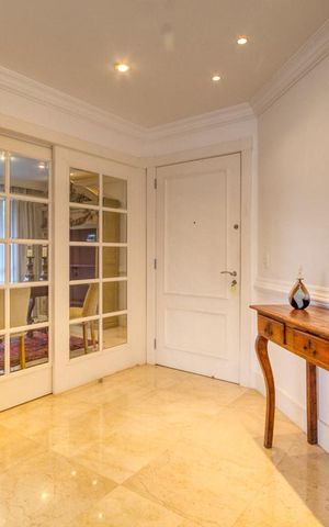 Apartamento à venda com 392m², 4 quartos e 5 vagas Apartamento à venda com 392m², 4 quartos e 5 vagasHall de Entrada