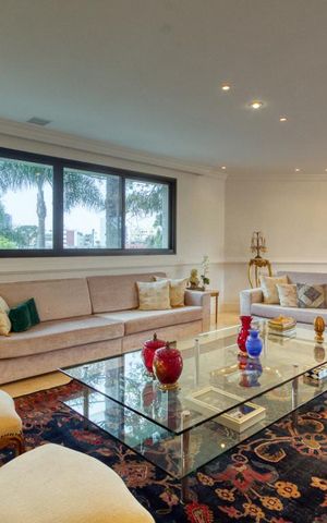 Apartamento à venda com 392m², 4 quartos e 5 vagas Apartamento à venda com 392m², 4 quartos e 5 vagasSala 1